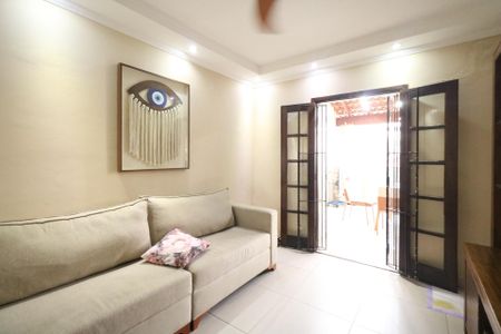 Sala de casa à venda com 3 quartos, 250m² em Vila Guacuri, Diadema