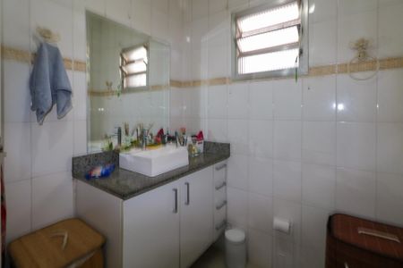 Casa à venda com 250m², 3 quartos e 2 vagasBanheiro 2
