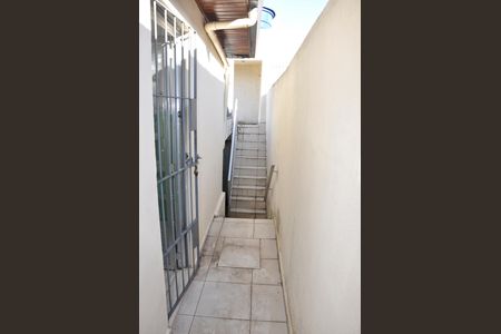 Casa para alugar com 100m², 2 quartos e 1 vagaCorredor Externo