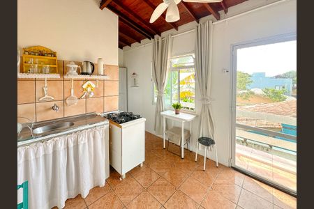 Sala/Cozinha de apartamento para alugar com 1 quarto, 48m² em São João do Rio Vermelho, Florianópolis