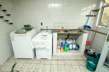 Casa à venda com 125m², 2 quartos e 1 vagaÁrea de Serviço