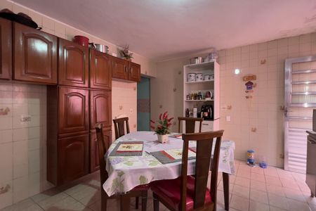 Casa para alugar com 75m², 2 quartos e 2 vagasCozinha e Área de Serviço