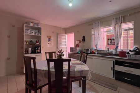 Casa para alugar com 75m², 2 quartos e 2 vagasCozinha e Área de Serviço