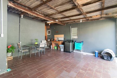 Casa à venda com 126m², 4 quartos e 1 vaga Casa à venda com 126m², 4 quartos e 1 vagaGaragem