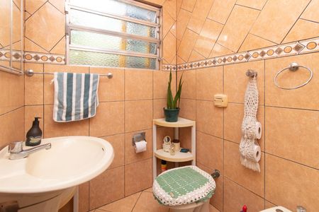 Casa à venda com 126m², 4 quartos e 1 vaga Casa à venda com 126m², 4 quartos e 1 vagaBanheiro