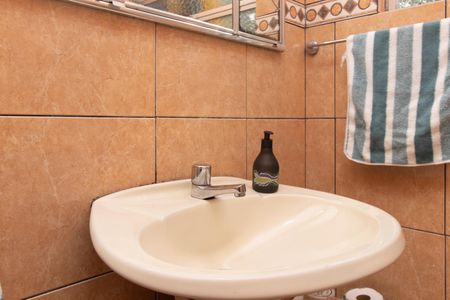 Casa à venda com 126m², 4 quartos e 1 vaga Casa à venda com 126m², 4 quartos e 1 vagaBanheiro