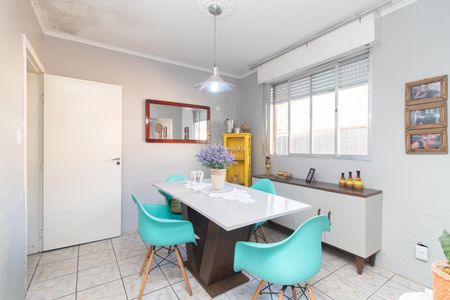 Sala de casa à venda com 4 quartos, 126m² em Vila Nova, Porto Alegre