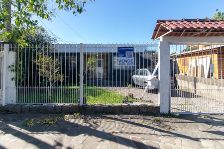 Casa à venda com 126m², 4 quartos e 1 vaga Casa à venda com 126m², 4 quartos e 1 vagaFachada