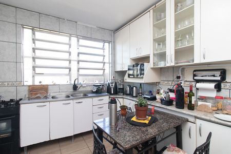 Casa à venda com 126m², 4 quartos e 1 vaga Casa à venda com 126m², 4 quartos e 1 vagaCozinha