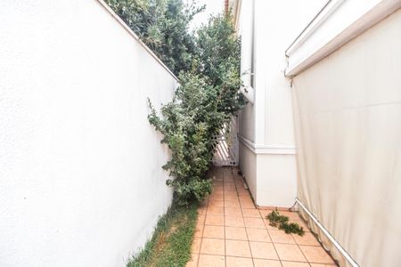 Casa de condomínio para alugar com 160m², 3 quartos e 2 vagasCorredor