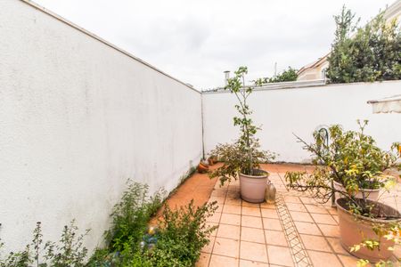 Casa de condomínio para alugar com 160m², 3 quartos e 2 vagasQuintal