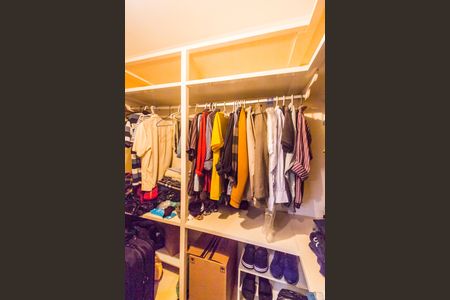 Casa de condomínio para alugar com 160m², 3 quartos e 2 vagasCloset da suíte