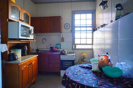 Casa para alugar com 180m², 5 quartos e 2 vagasCozinha 
