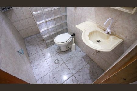 Casa para alugar com 324m², 10 quartos e 3 vagasBanheiro 1