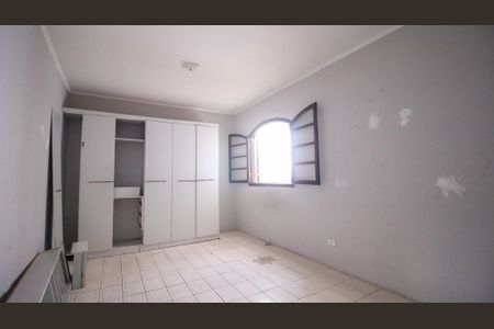 Quarto 1 de casa para alugar com 10 quartos, 324m² em Vila Antonieta, São Paulo