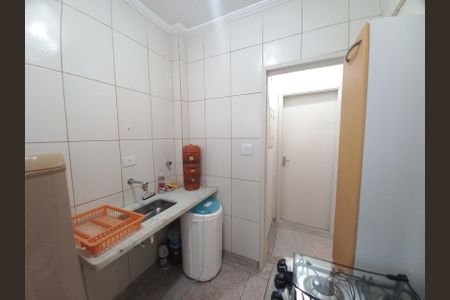 Cozinha de apartamento para alugar com 1 quarto, 30m² em Centro, São Vicente
