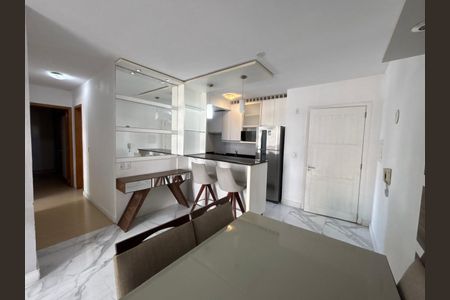 Apartamento para alugar com 68m², 2 quartos e 1 vaga