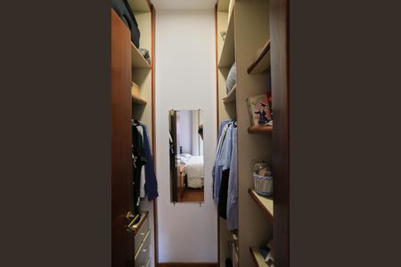 Apartamento à venda com 100m², 4 quartos e 2 vagasCloset da suíte