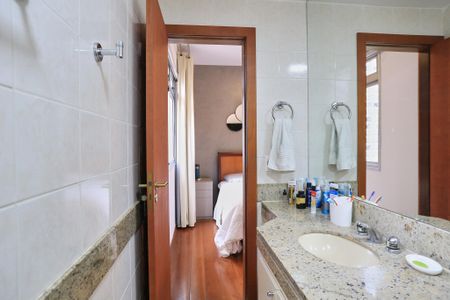 Apartamento à venda com 100m², 4 quartos e 2 vagasBanheiro da Suíte