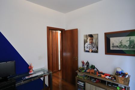 Apartamento à venda com 100m², 4 quartos e 2 vagasQuarto
