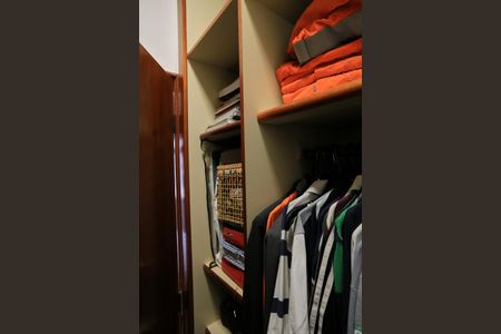 Apartamento à venda com 100m², 4 quartos e 2 vagasCloset da suíte