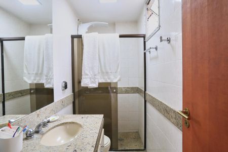 Apartamento à venda com 100m², 4 quartos e 2 vagasBanheiro da Suíte