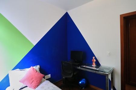 Apartamento à venda com 100m², 4 quartos e 2 vagasQuarto