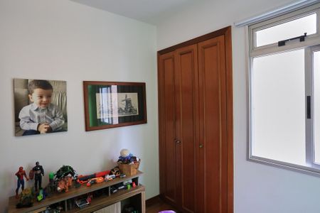 Apartamento à venda com 100m², 4 quartos e 2 vagasQuarto
