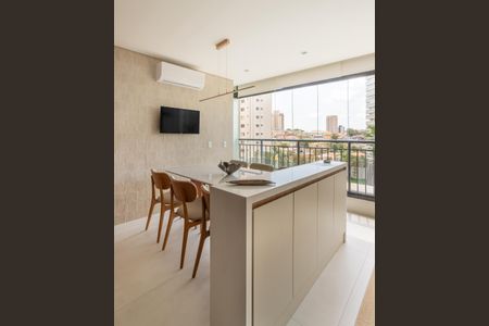 Apartamento à venda com 110m², 3 quartos e 2 vagas Apartamento à venda com 110m², 3 quartos e 2 vagasVaranda
