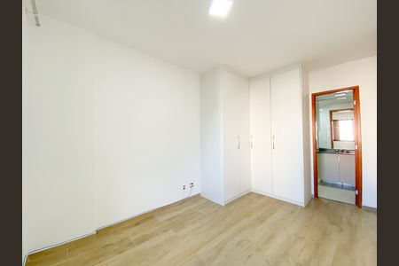 Apartamento à venda com 68m², 2 quartos e 1 vaga Apartamento à venda com 68m², 2 quartos e 1 vagaSuíte