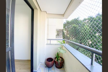 Apartamento à venda com 68m², 2 quartos e 1 vaga Apartamento à venda com 68m², 2 quartos e 1 vagaVaranda