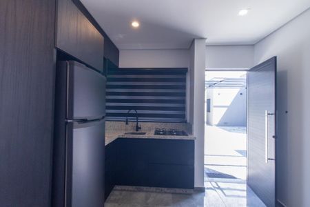 Sala/Cozinha de apartamento para alugar com 1 quarto, 33m² em Hauer, Curitiba