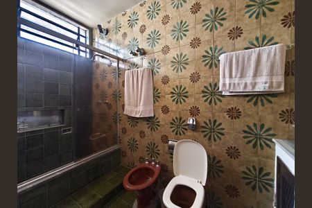 Casa para alugar com 500m², 4 quartos e 5 vagasBanheiro Corredor