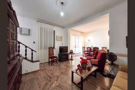 Casa para alugar com 500m², 4 quartos e 5 vagasSala