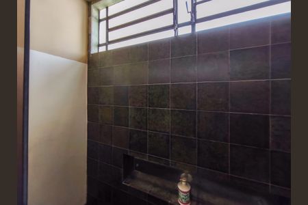 Casa para alugar com 500m², 4 quartos e 5 vagasBanheiro Corredor
