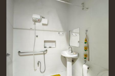 Casa para alugar com 500m², 4 quartos e 5 vagasBanheiro de serviço