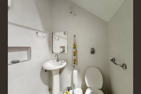 Casa para alugar com 500m², 4 quartos e 5 vagasBanheiro de serviço