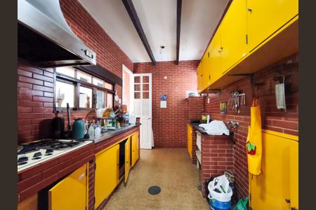 Casa para alugar com 500m², 4 quartos e 5 vagasCozinha