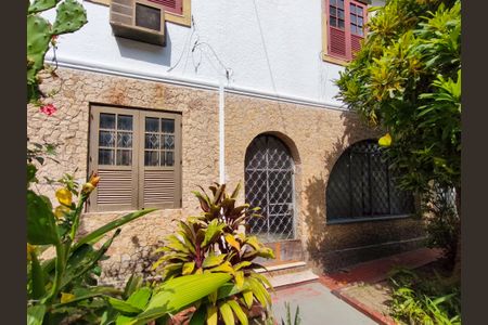 Casa para alugar com 500m², 4 quartos e 5 vagasQuintal