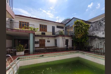 Casa para alugar com 500m², 4 quartos e 5 vagasFachada