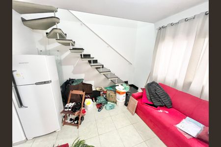 Casa de condomínio à venda com 57m², 2 quartos e 1 vagaSala