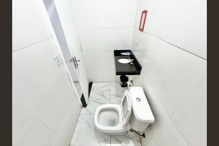 Casa de condomínio à venda com 57m², 2 quartos e 1 vagaBanheiro