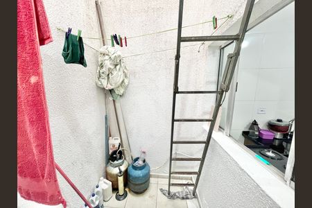 Casa de condomínio à venda com 57m², 2 quartos e 1 vagaÁrea de Serviço