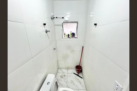 Casa de condomínio à venda com 57m², 2 quartos e 1 vagaBanheiro
