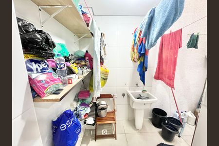 Casa de condomínio à venda com 57m², 2 quartos e 1 vagaÁrea de Serviço