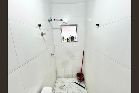 Casa de condomínio à venda com 57m², 2 quartos e 1 vagaBanheiro