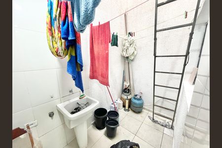 Casa de condomínio à venda com 57m², 2 quartos e 1 vagaÁrea de Serviço