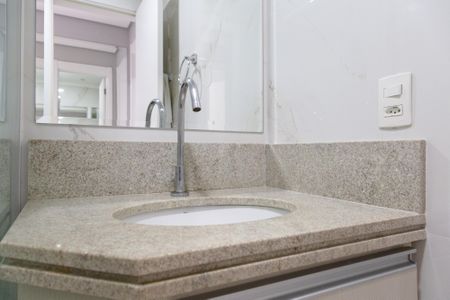 Apartamento para alugar com 63m², 2 quartos e 2 vagasBanheiro social