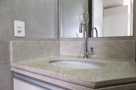 Apartamento para alugar com 63m², 2 quartos e 2 vagasBanheiro do Quarto 2 suíte