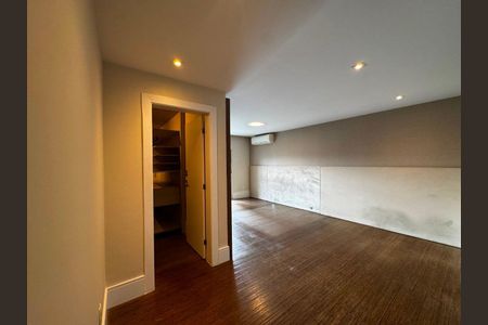 Apartamento à venda com 206m², 3 quartos e 3 vagas